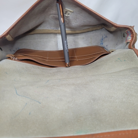 DB white British tan equestrian - Picture 14 of 16